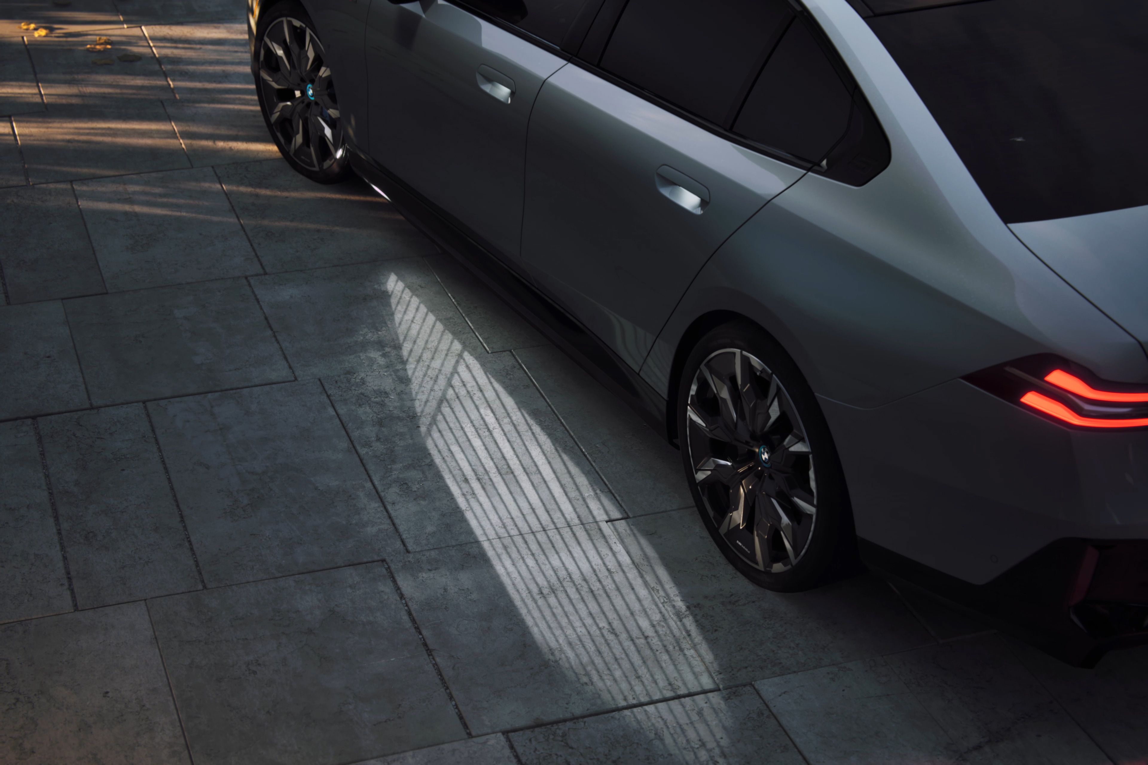 The Dynamic Light Carpet of the BMW i5 Sedan